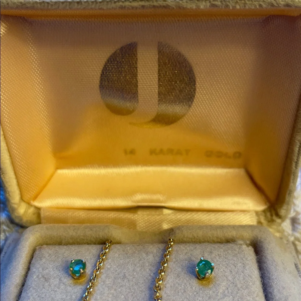 Vintage 1950’s JEWELMONT Green Emerald Bracelet & Earring Set - Picture 2 of 4